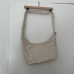 Away featherlight Crossbody- Salt White. Perfect travel bag
